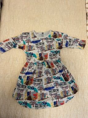 Girls' Long-Sleeve City Print Casual Dress in Light Gray